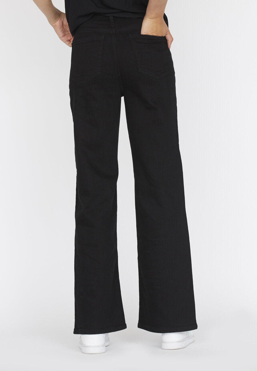 Sisters Point - Owi Jeans