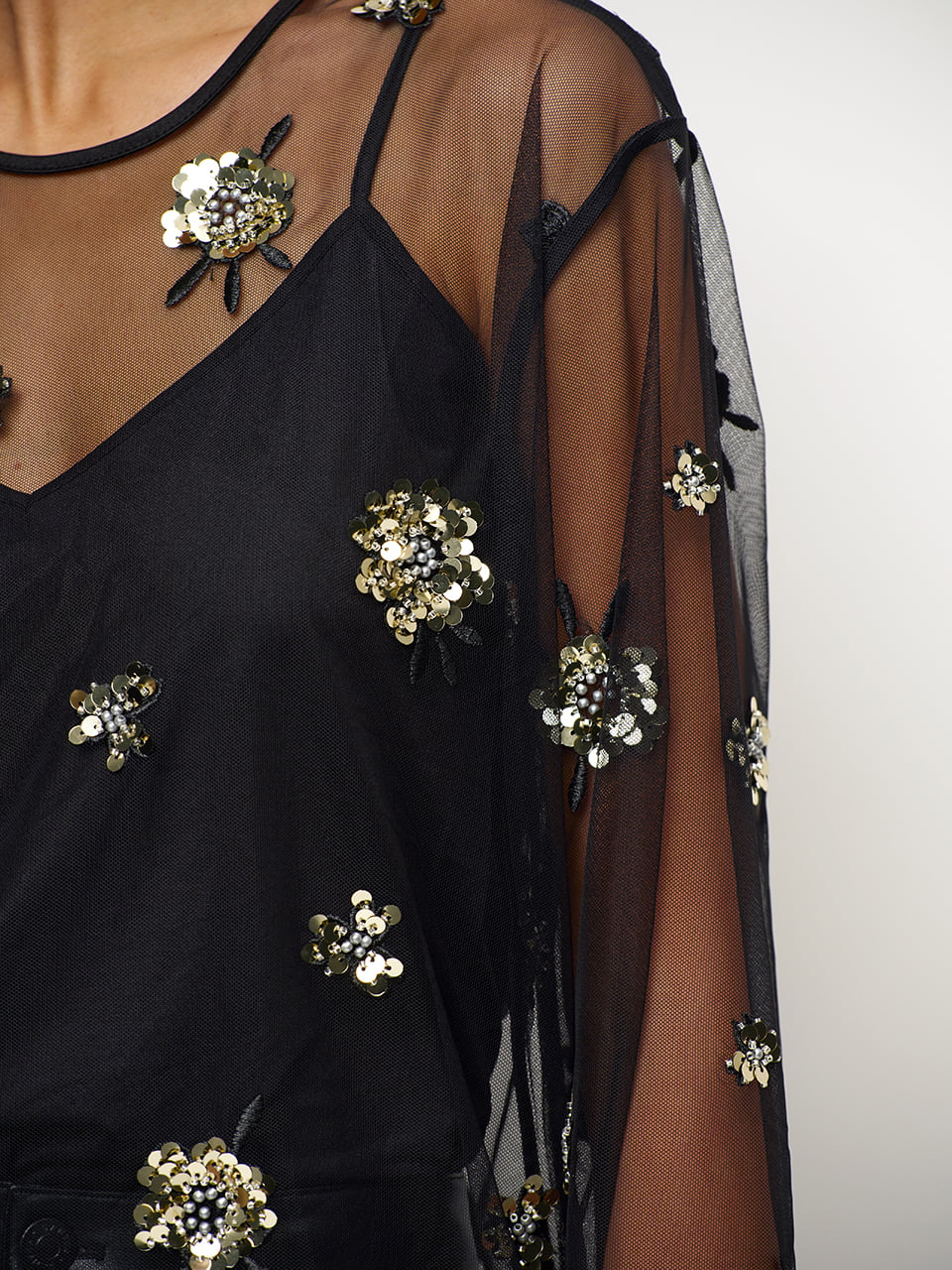 Dante6 - Opalite embellished tulle top-detailfoto