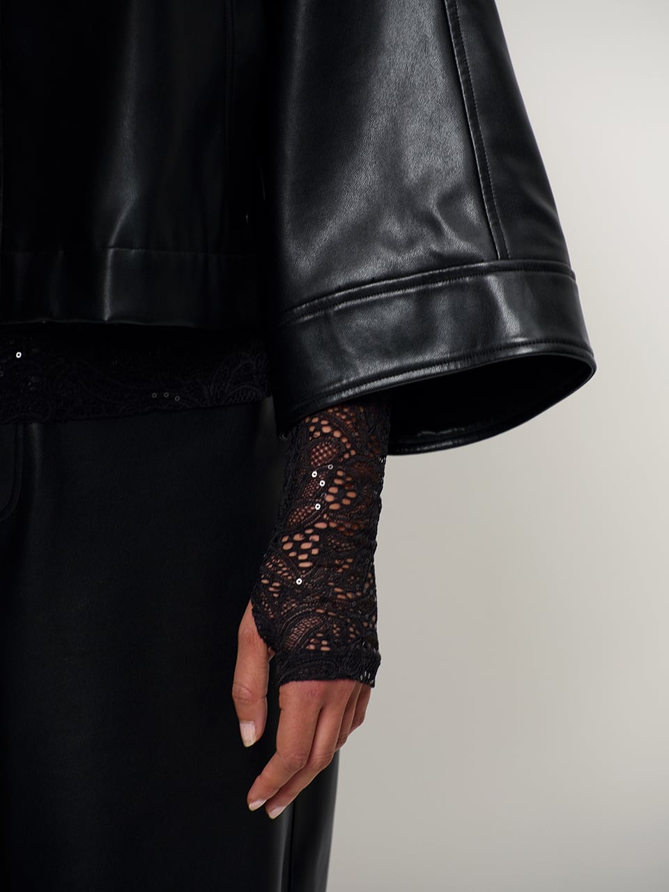 Dante6 - Nicyra lace turtle neck top-detailfoto