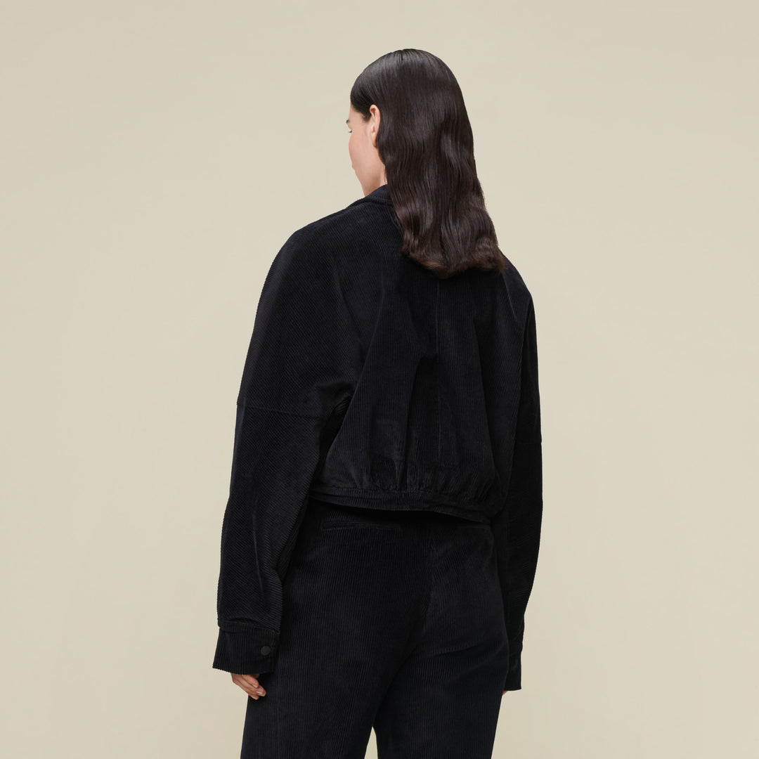 Lois - Victoria Luton Bomber