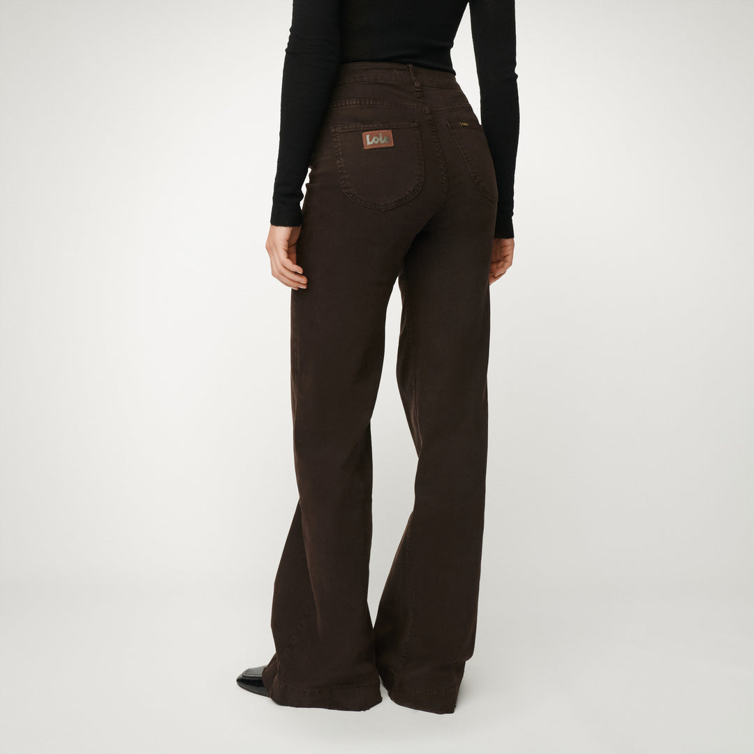 Lois - Palazzo Mistral Megalia Shot