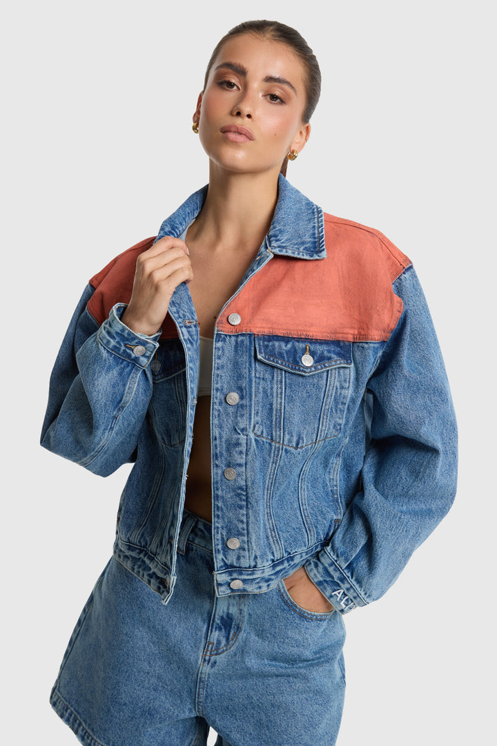 Alix The Label - Bermuda Denim Short-voorzijde