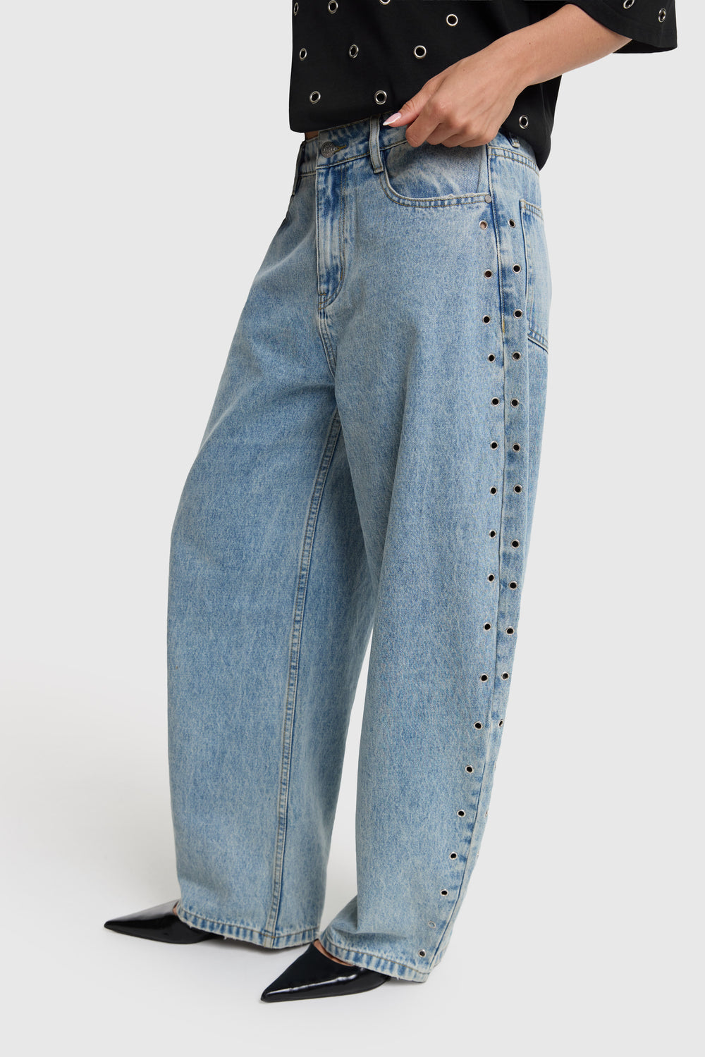 Alix The Label - Studded Barrel Pants-zijaanzicht