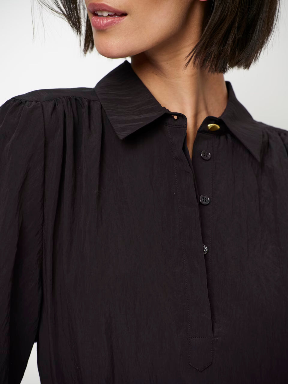 Dante6 - Devi cropped Wide Blouse-detailfoto stof 