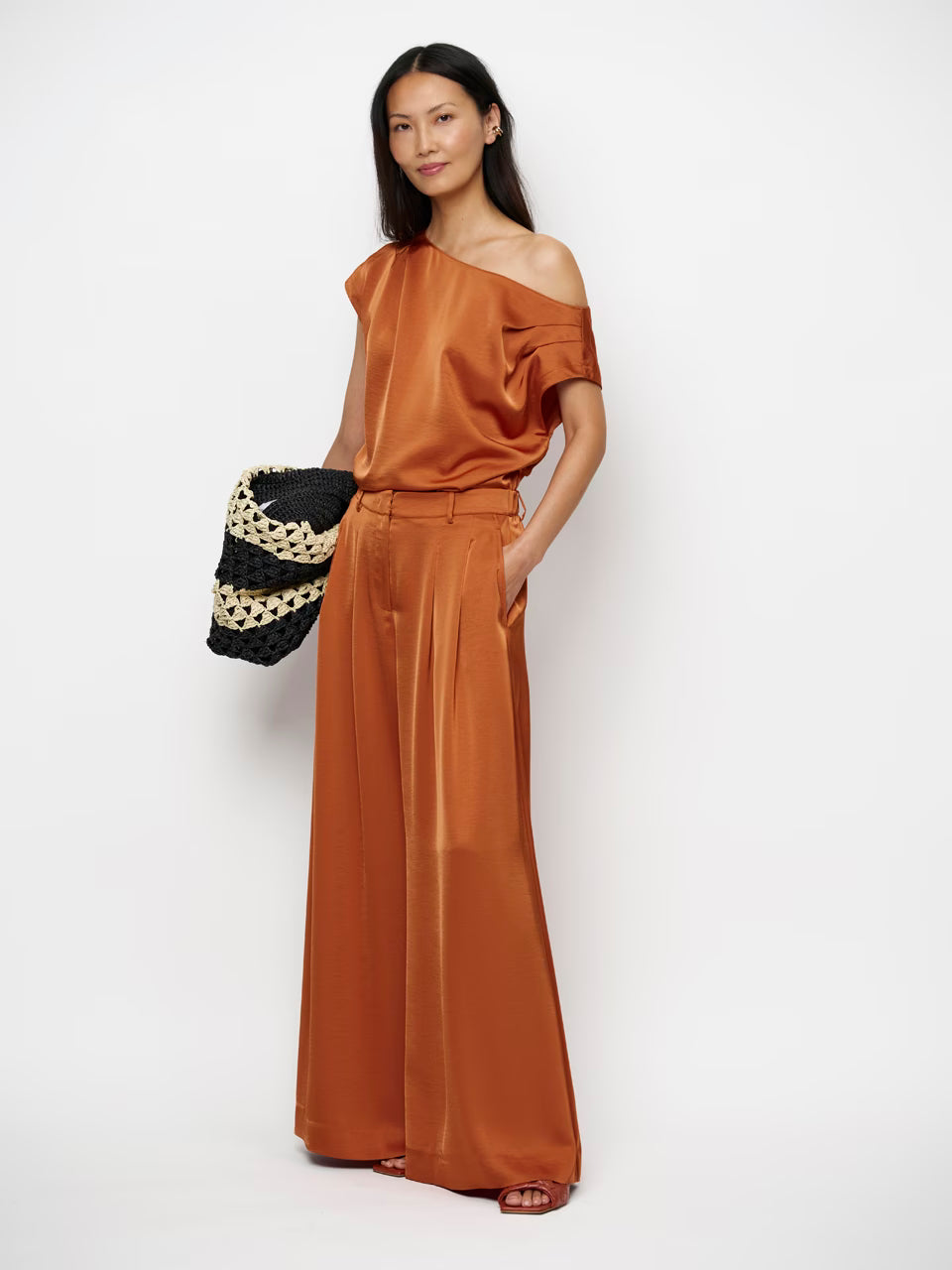 Dante6 - Roam Satin Drapey Top-zijaanzicht