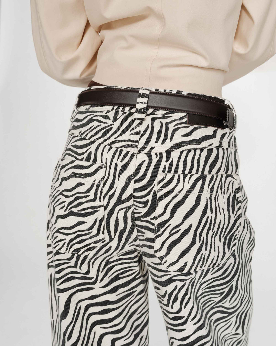 Grace&Mila - Socca Loose printed jeans-detailfoto achterkant
