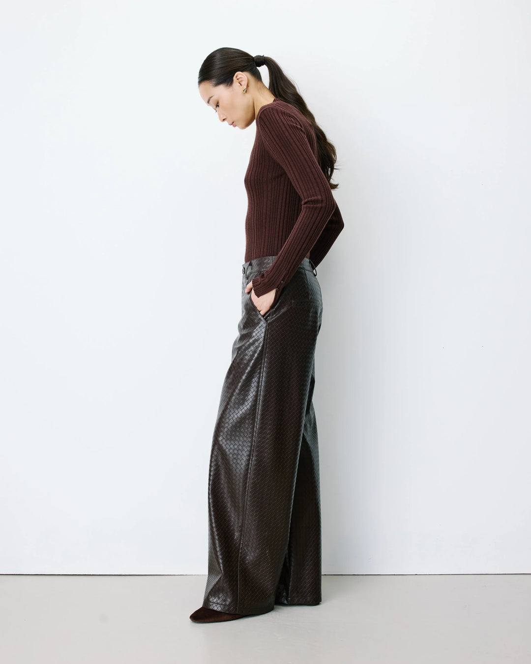 Grace&Mila - Textured faux-leather pants Artius-zijzicht