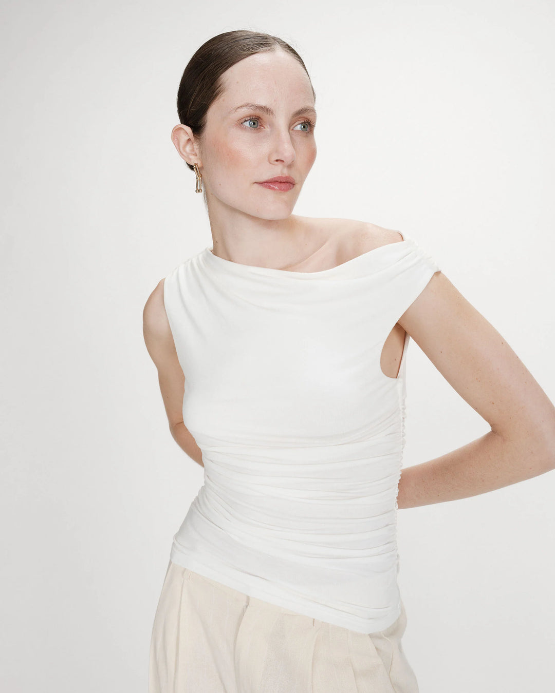 Grace&Mila - Valley draped sleeveless top-voorzijde