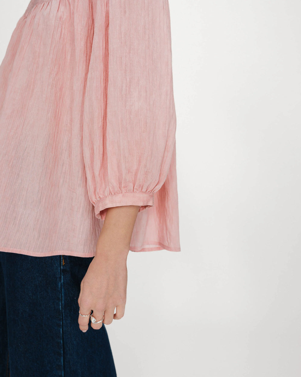 Grace&Mila - Vanille Balloon-sleeve blouse-detail mouw