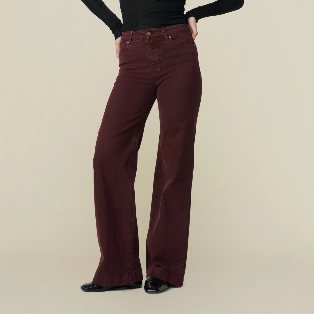 Lois - Palazzo Mistral Megalia Shot-aanfoto