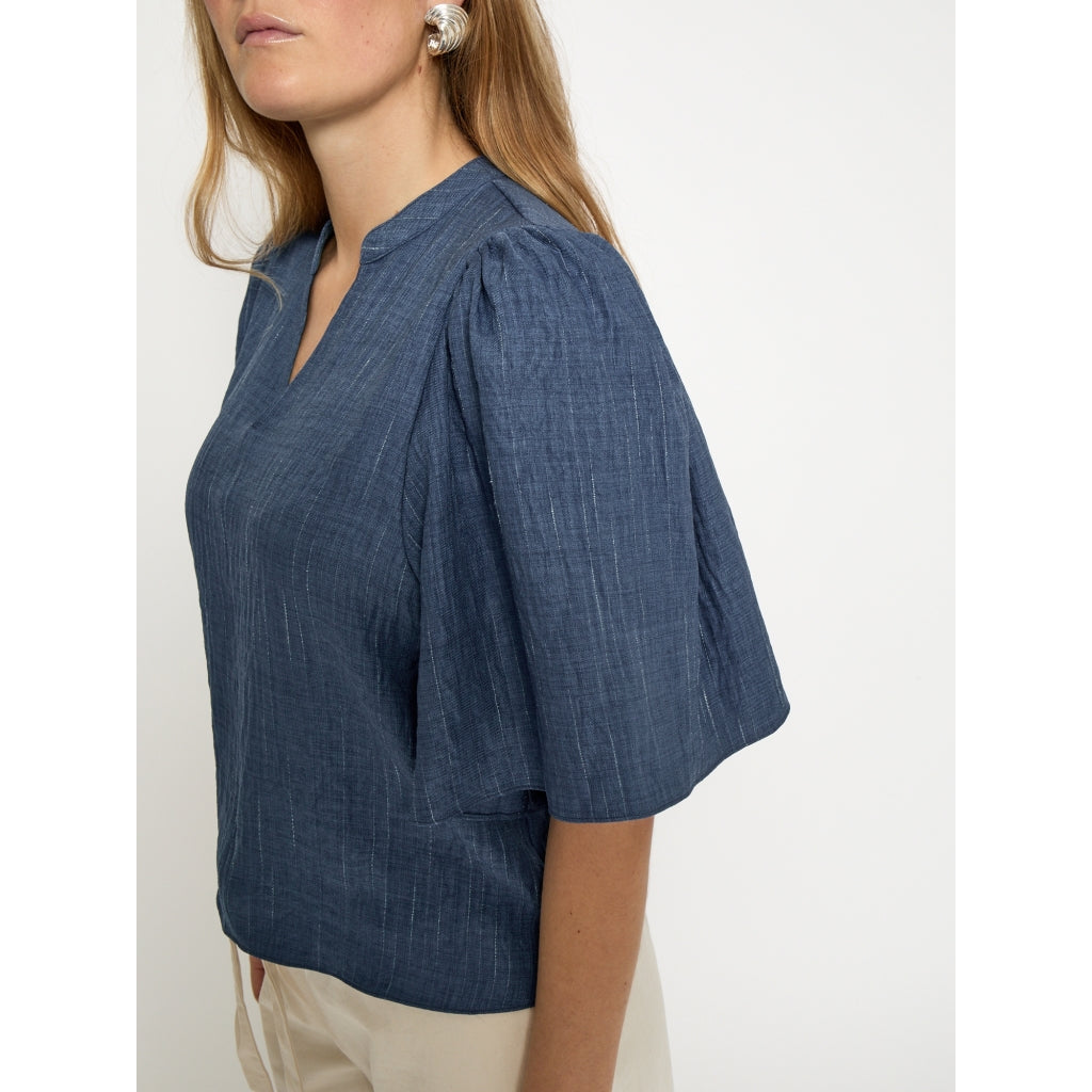 Peppercorn - Gaby Pinstripe Blouse-zijaanzicht