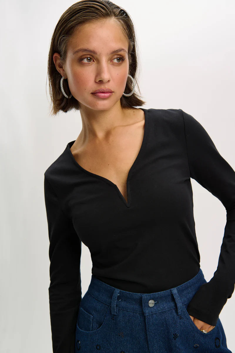Refined Department - ZOHRA TOP-detailfoto hals