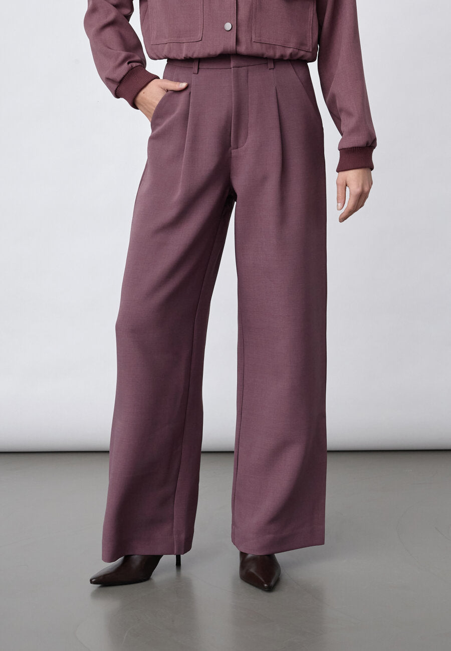 Sisters Point - great pants-vooraanzicht